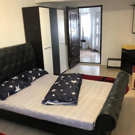 Hostel Mialma Onesti Εξωτερικό φωτογραφία