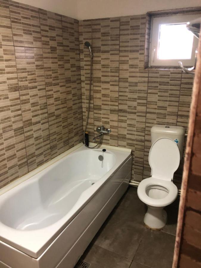 Hostel Mialma Onesti Εξωτερικό φωτογραφία