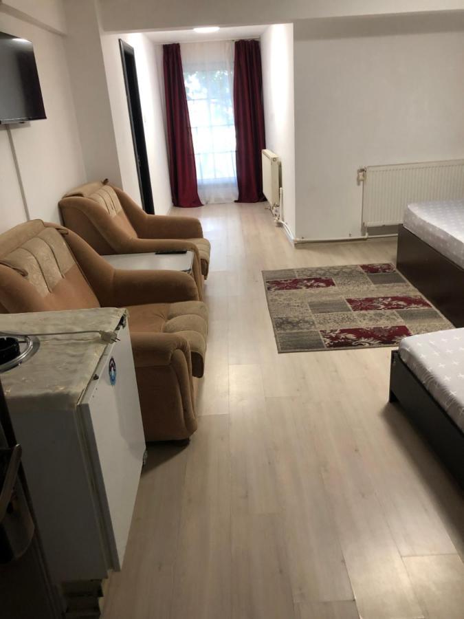 Hostel Mialma Onesti Εξωτερικό φωτογραφία